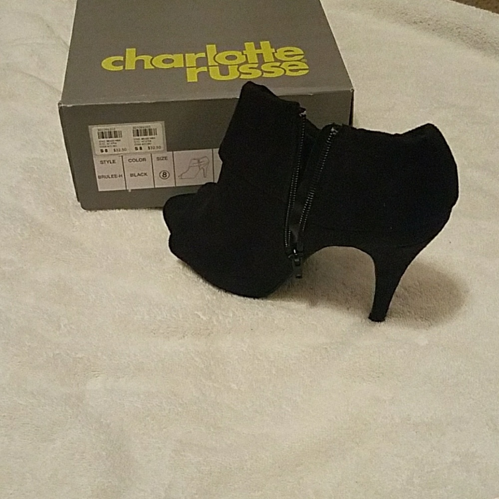 Black boots (heels)